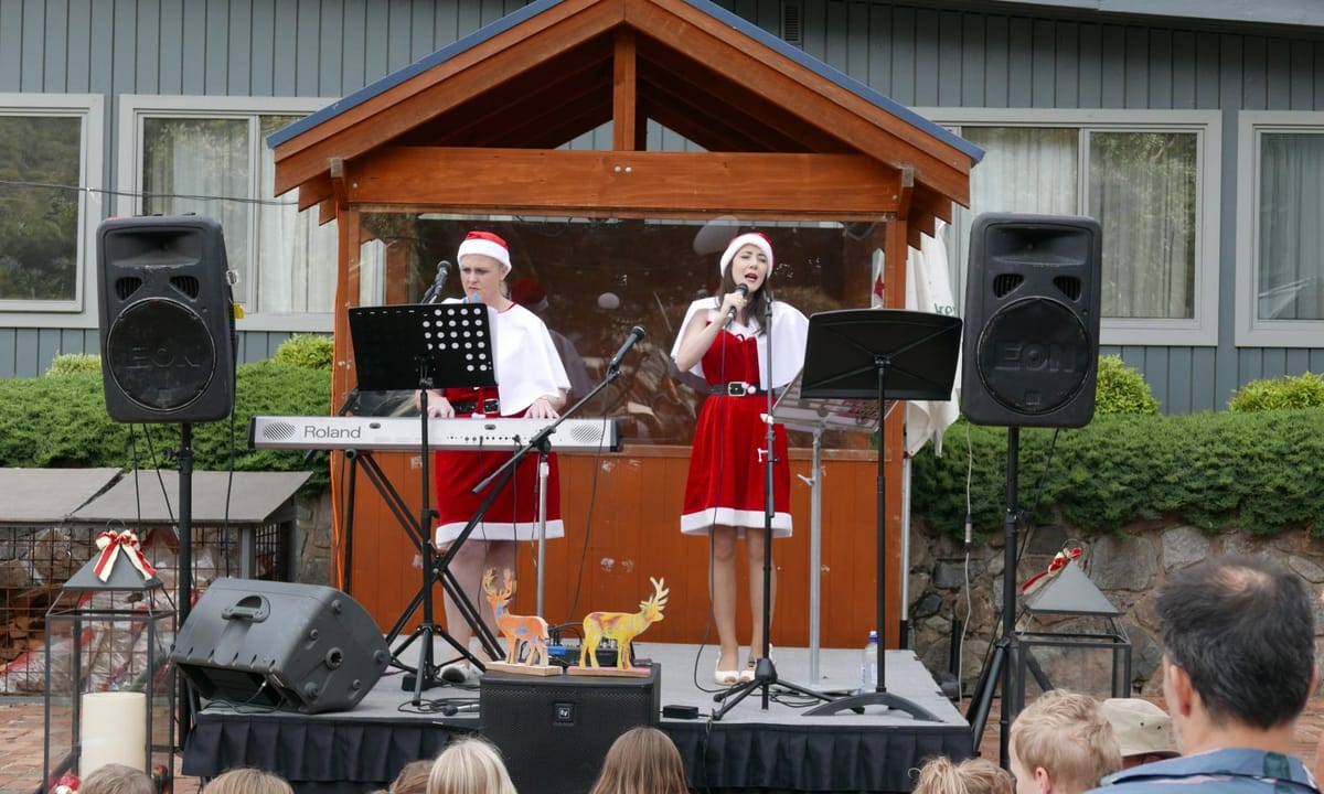 Christmas Eve Carols Post feature image