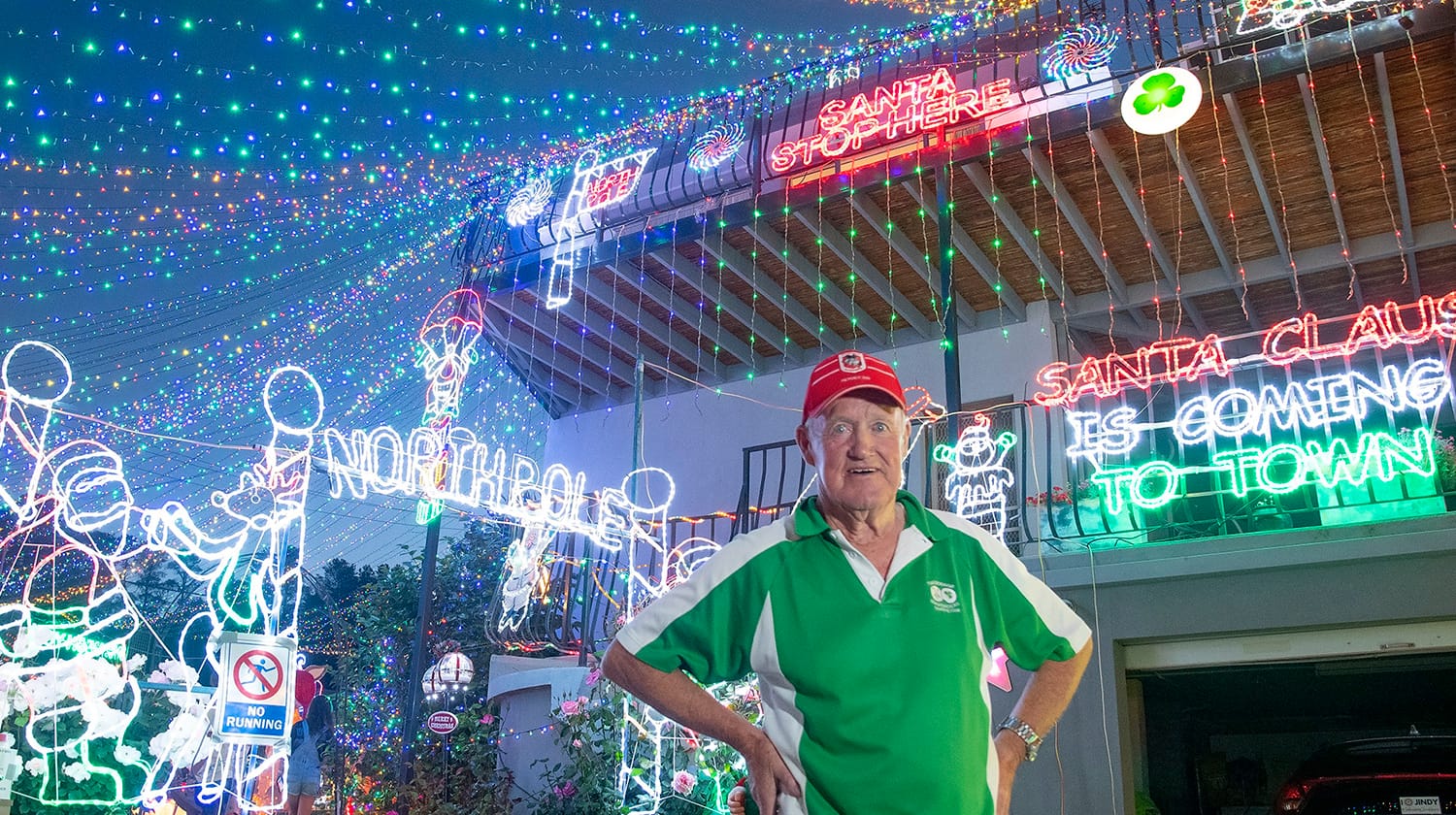 Postman John's Christmas Lights Jindabyne Post image